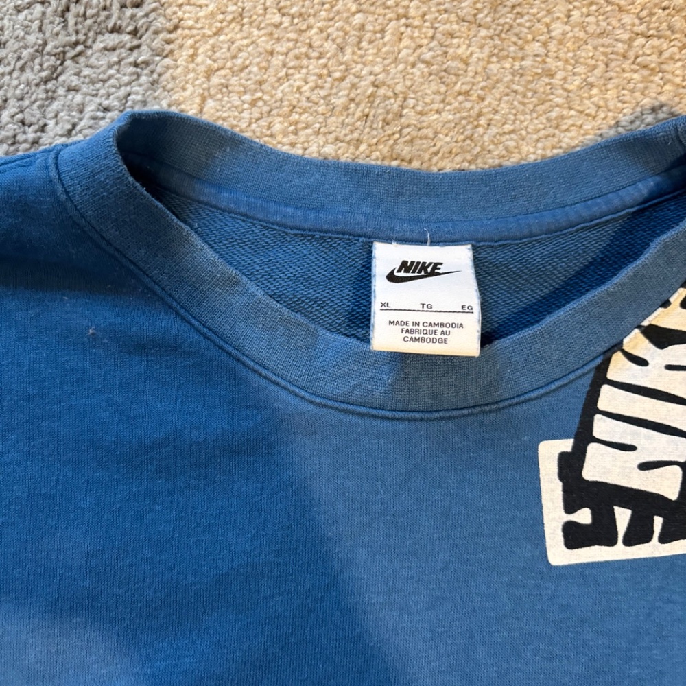 Nike Sweatshirt - Picture 2 of 2